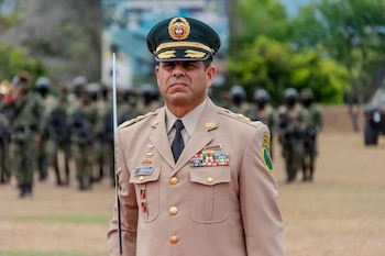 Según la imputación, Federico Mejía ordenó por teléfono que el capturado y la sustancia incautada regresaran a El Plateado, donde el hombre fue entregado a su esposa y a una concejal de Argelia, Cauca - crédito Ejército Nacional