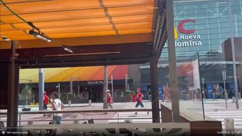 Hinchas con la camiseta del