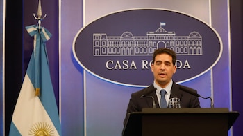 Ravier respaldó a Sturzenegger tras las críticas y habló de la polémica por el Impuesto a los Combustibles