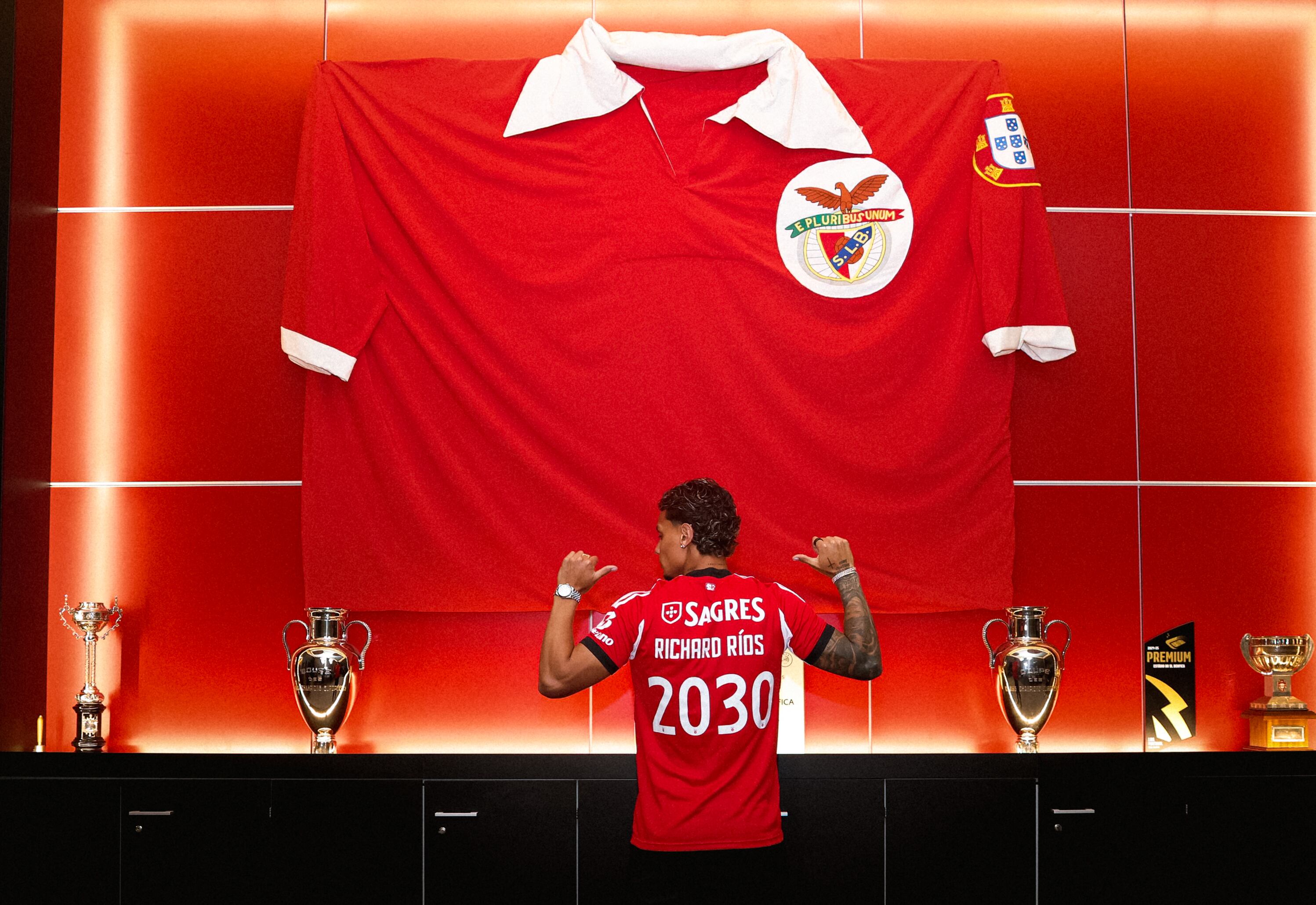 Se espera que Richard Ríos sea figura del Benfica para pelear por la Liga de Portugal y la Champions League - crédito Benfica