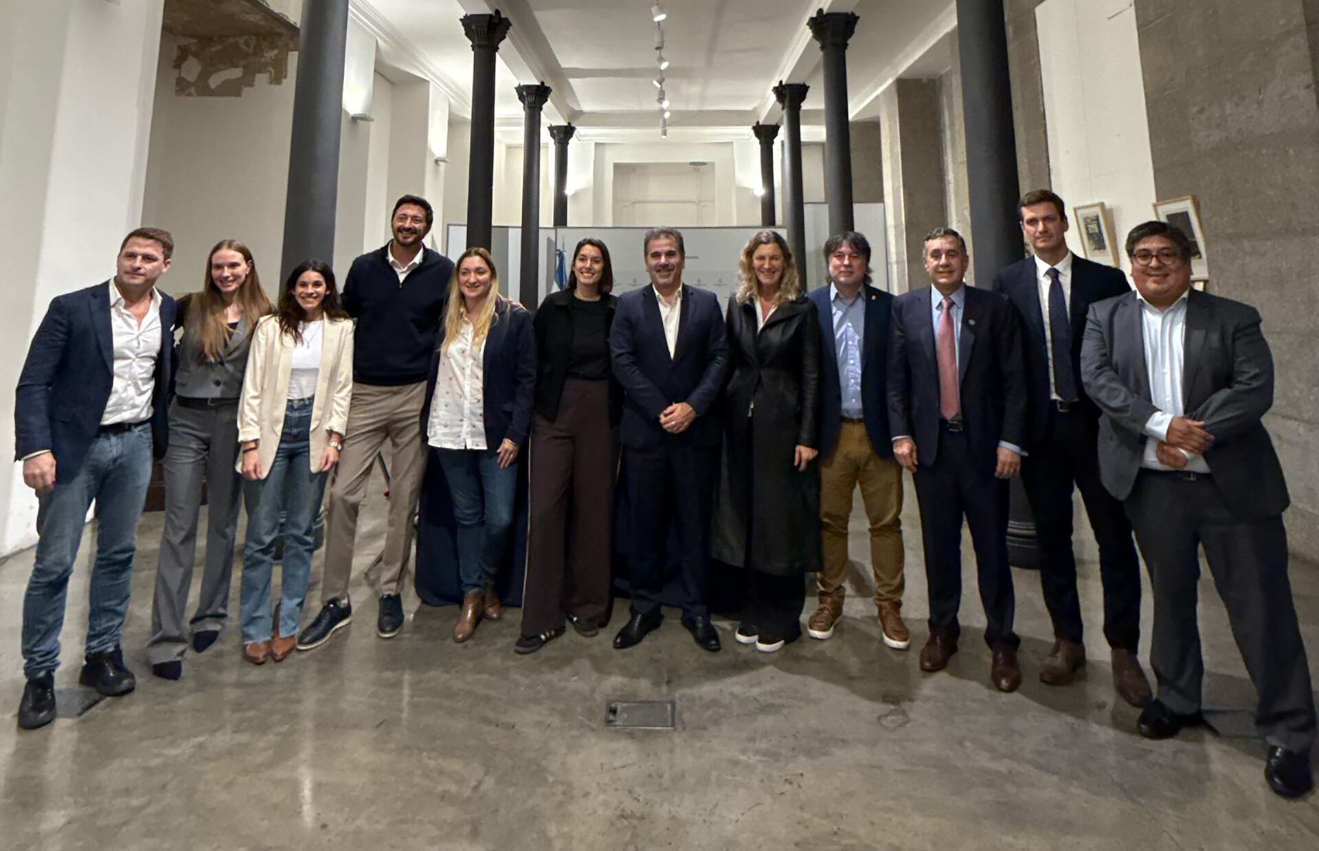 Cristian Ritondo junto a su equipo