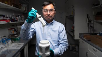 Xiulin Ruan, profesor de ingeniería