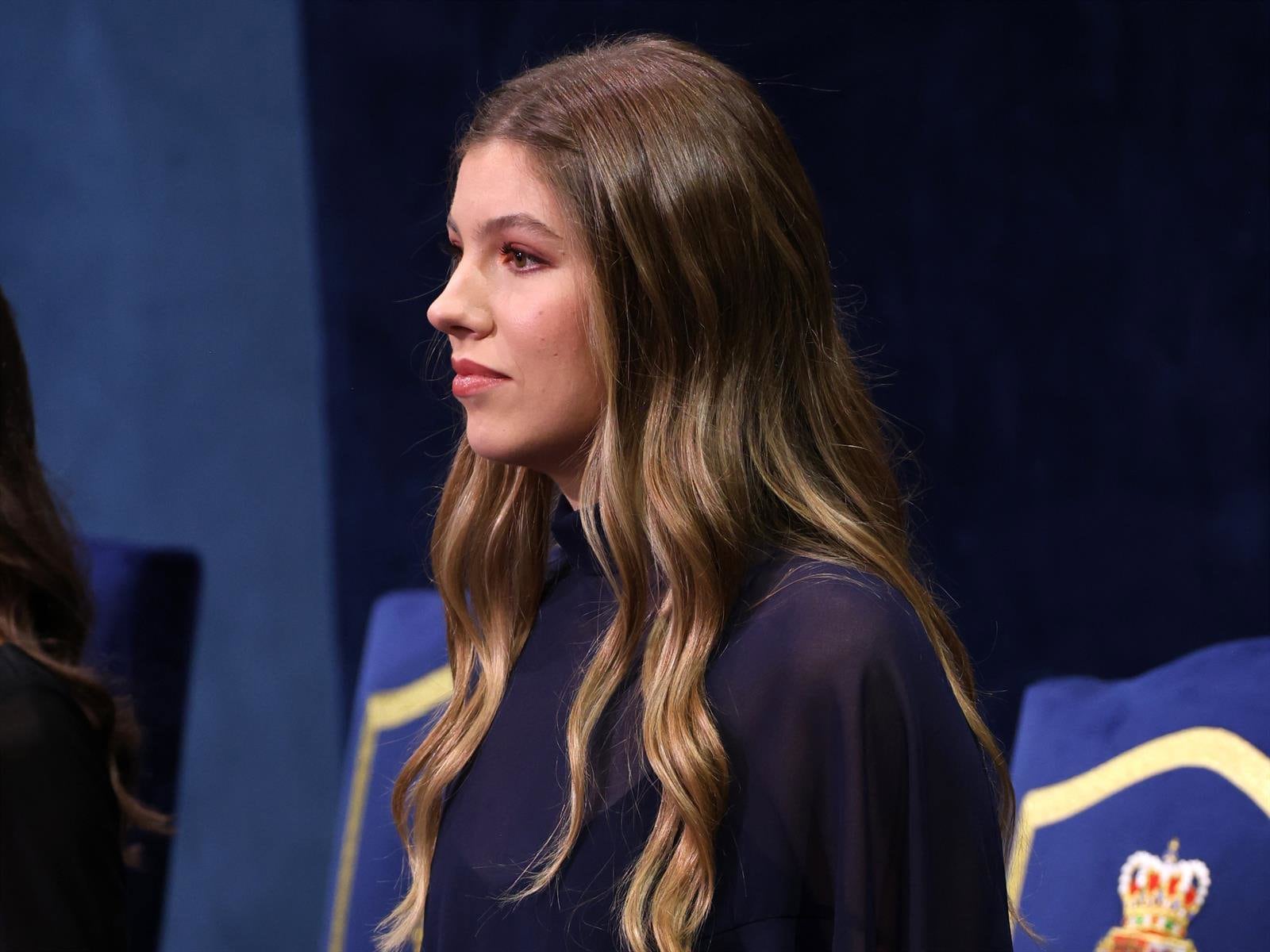 La infanta Sofía brilla con luz propia en la gran noche de su hermana Leonor en los Premios Princesa de Asturias
