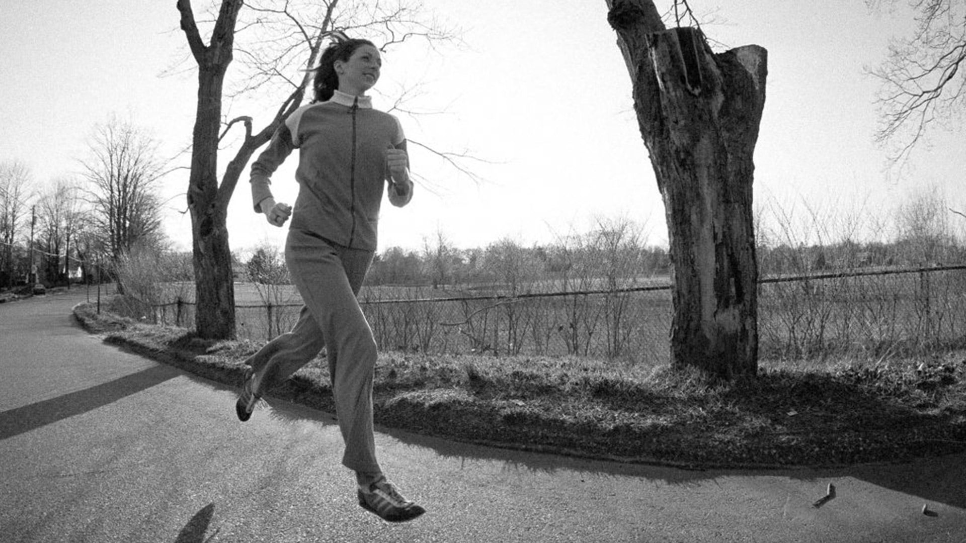 Kathrine Switzer corre en Nueva York en 1975 (AP)