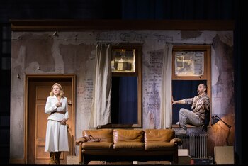 Renée Fleming como Clarissa Vaughan