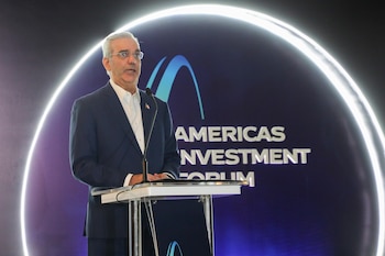 El presidente sostuvo que las instituciones sólidas, las reglas claras y la transparencia refuerzan el atractivo de la República Dominicana para los capitales internacionales. (Foto cortesía Presidencia de la República Dominicana)