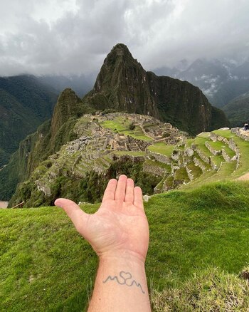 Instagram @losrodriguez360