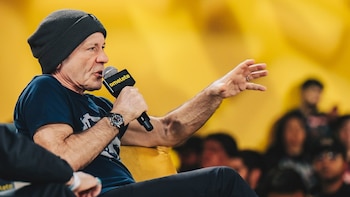 CCXP México 2026: Bruce Dickinson, vocalista de Iron Maiden, repudia el uso de celulares en conciertos