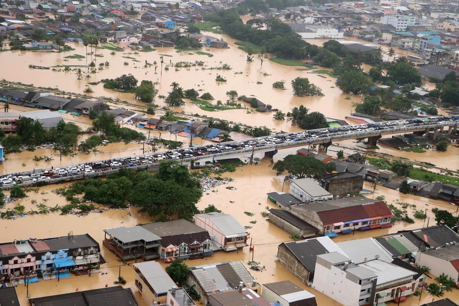 Más de tres millones de afectados por inundaciones que dejan 53 muertos en Tailandia