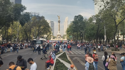 CNTE paraliza Reforma y otras principales avenidas de la CDMX; se reportan enfrentamientos con motociclistas