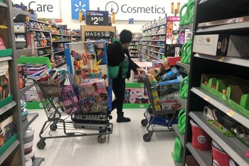 Una mujer de compras en