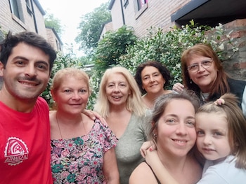 Germán junto a "los ángeles