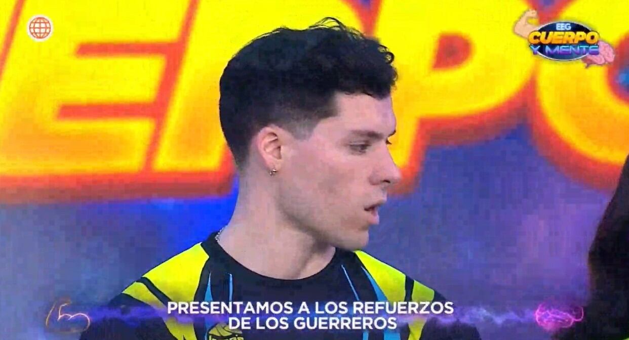 Patricio Parodi visiblemente incómodo tras aparición de Flavia Laos como refuerzo de los