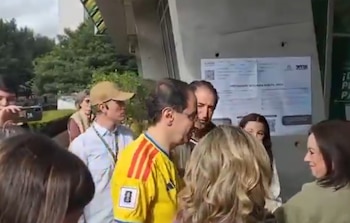 José Manuel Restrepo aseguró, antes de depositar su tarjetón en el norte de Bogotá, que hay presiones en varias regiones del país y pidió cuidar los apoyos y aumentar la participación - crédito José Manuel Restrepo/X