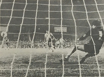 Carlos Caldeiro patea por segunda