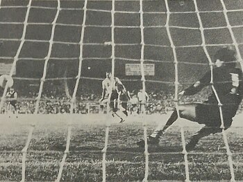 Carlos Caldeiro patea por segunda