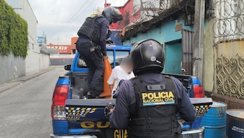 Alex Ernesto Morales Martínez, 26 anos, foi identificado pela PNC como membro do Barrio 18 e procurado em El Salvador por grupos ilegais. (Cortesia: PNC da Guatemala)