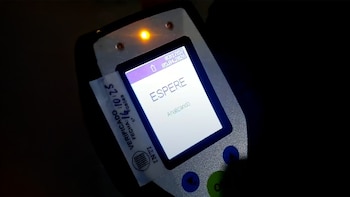 “¡Es una banda, viejo!”: la reacción de un hombre luego de conocer el resultado del test de alcoholemia de un amigo