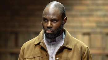 Quién es el activista panafricanista acusado de incitar a la rebelión en Benín, detenido en Sudáfrica y señalado por sus vínculos prorrusos