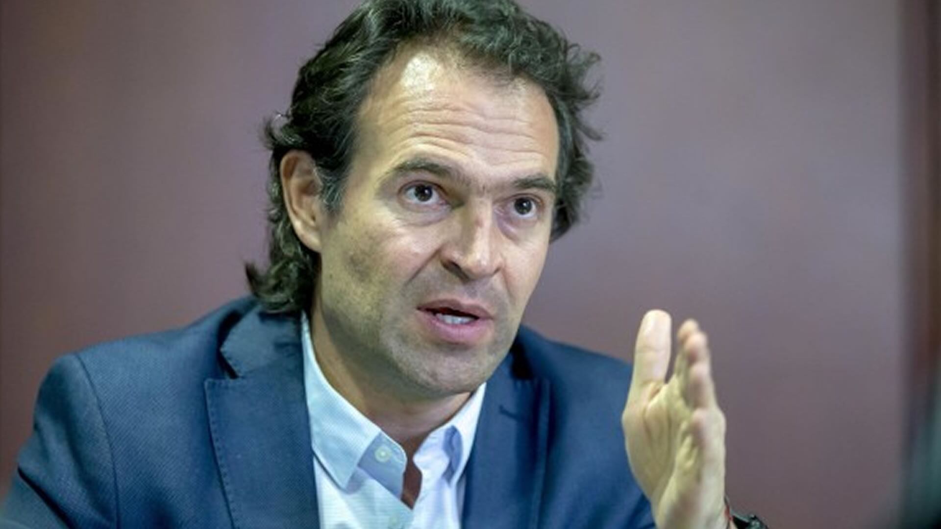 Hasta ahora, Federico Gutiérrez no ha emitido un pronunciamiento oficial sobre la denuncia - crédito X