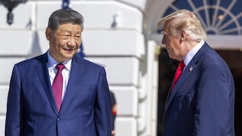 El embajador de EEUU en China dice que Trump planteó a Xi vender armas a Pekín