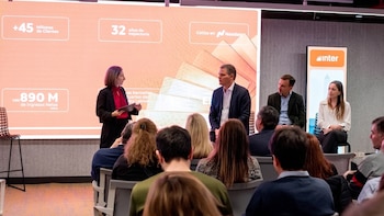 Una nueva plataforma llega al país para facilitar el acceso a inversiones internacionales