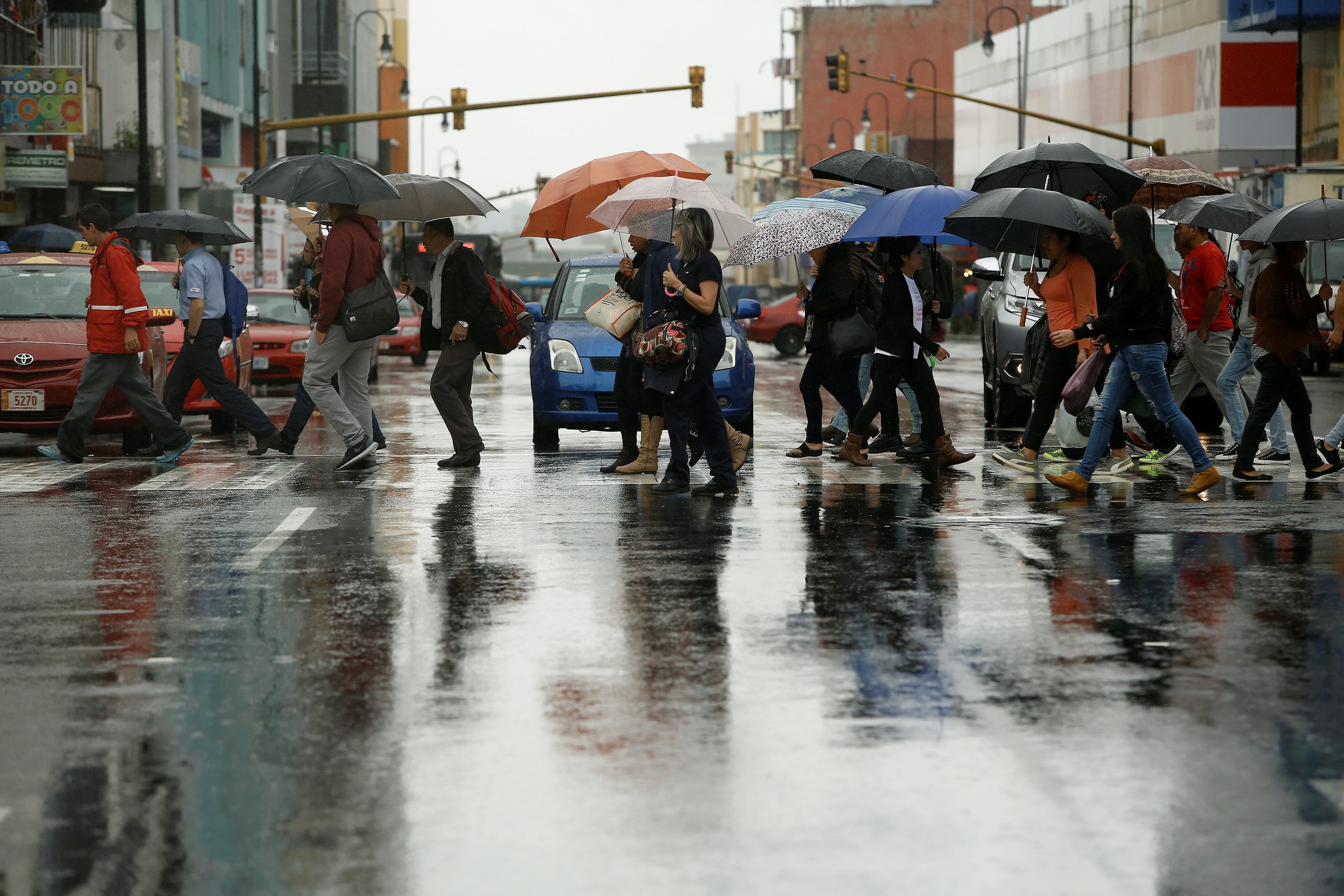 Las lluvias intensas afectan principalmente al Caribe y la Zona Norte, con acumulados de hasta 120 milímetros en 12 horas. (Retuers)