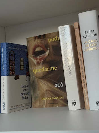 La cantante mostró aspectos de su rutina diaria que incluyen lecturas, entrenamientos físicos y un calzado personalizado con el nombre de su hija Gia