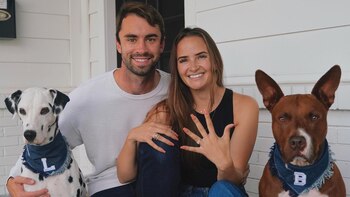 Cómo dos perros se convirtieron en los mejores cupidos de sus dueños (Facebook Baloo the Bully)