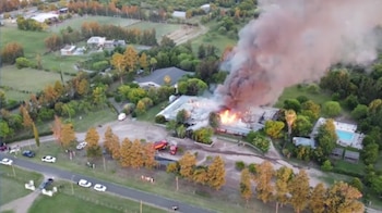 Incendio sobre el cierre del