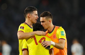 Rafael Santos Borre, James Rodríguez y Luis Díaz tras la derrota ante Argentina. REUTERS/Agustín Marcarian