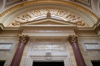 Conservadores y liberales del Supremo