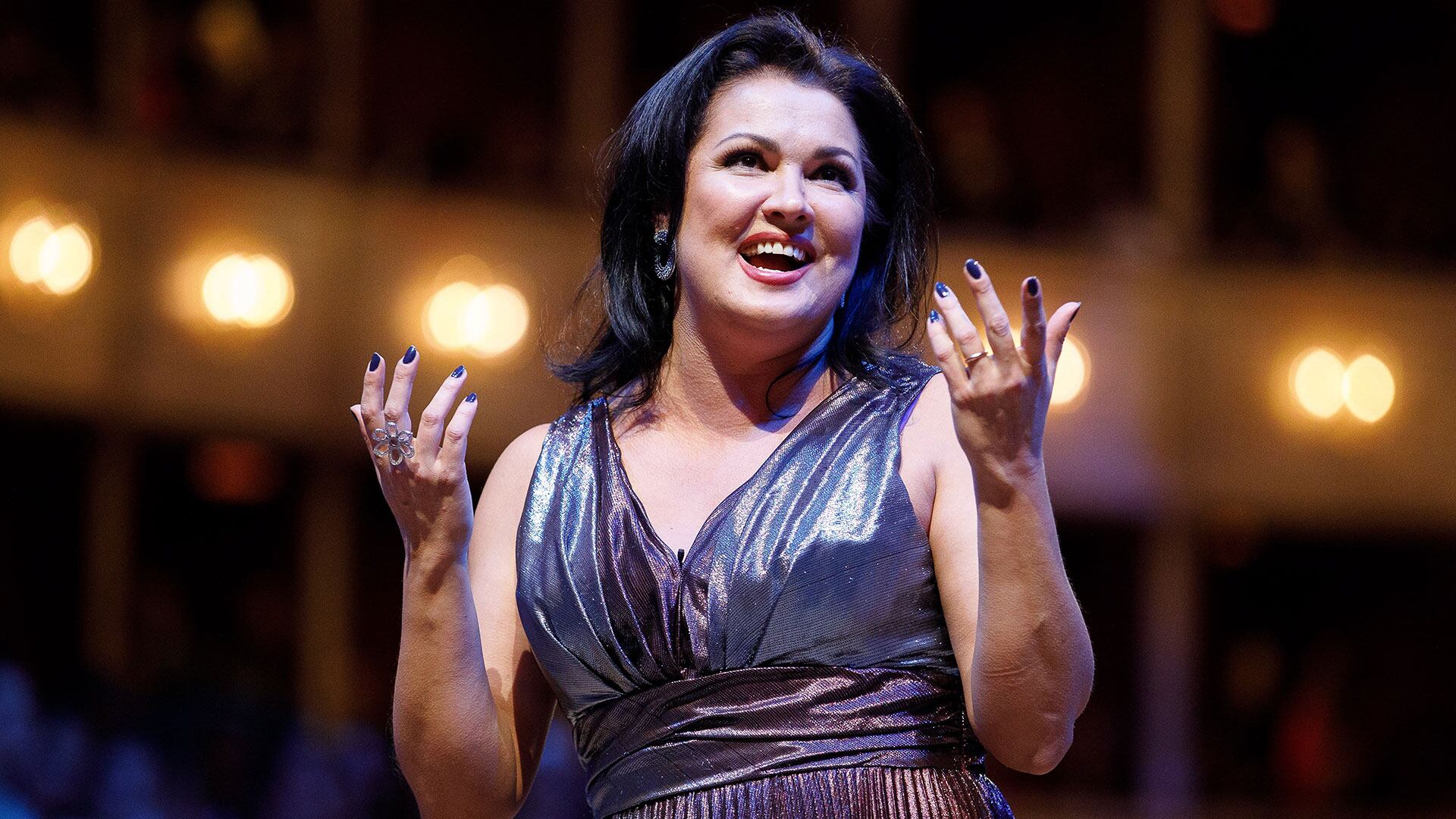 La soprano ruso-austríaca Anna Netrebko también fue cuestionada por su apoyo al régimen de Vladimir Putin (Foto: EFE/Florian Wieser)