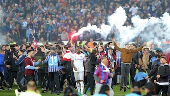 Invasión de campo tras el título del Trabzonspor 1920