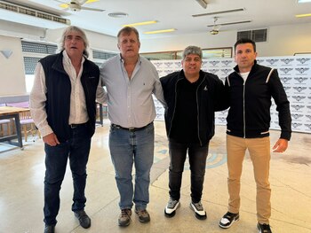 De izquierda a derecha, Omár