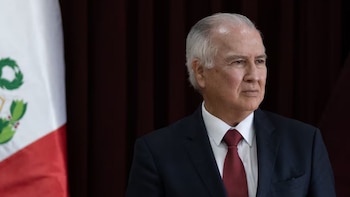 Alfonso López Chau se refiere a reportaje sobre cenas con dirigentas en restaurante y afirma que “solo buscan silenciar a voces incómodas”