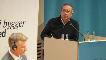 Gustavo Petro en Suecia le