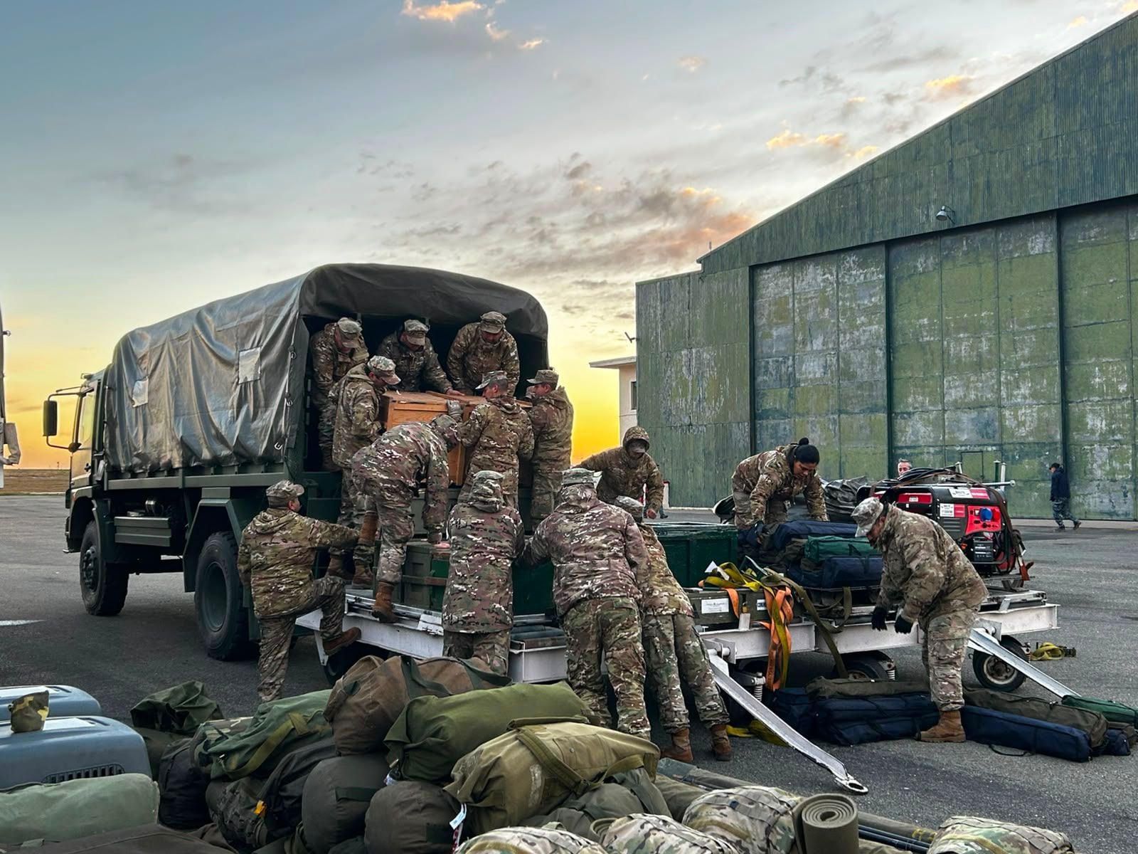 Los preparativos de la misión humanitaria argentina que partirá a Venezuela