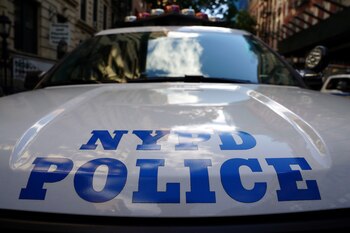 Foto de archivo: auto de policía de la ciudad de Nueva York
