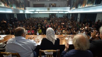 Sugestivos faltazos en el acto