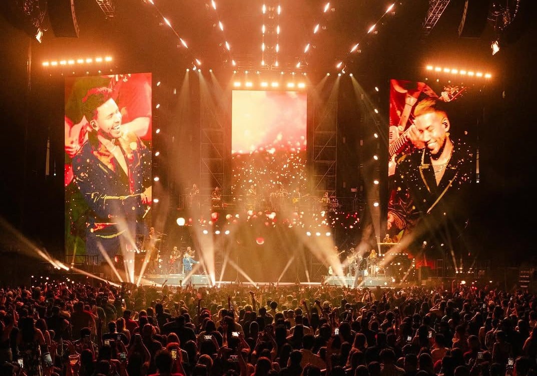 Romeo Santos y Prince Royce listos para su próximo concierto. (Prince Royce)