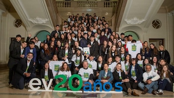 Alumnos porteños presentaron en la Legislatura iniciativas para combatir el avance del alcohol y las apuestas online entre adolescentes