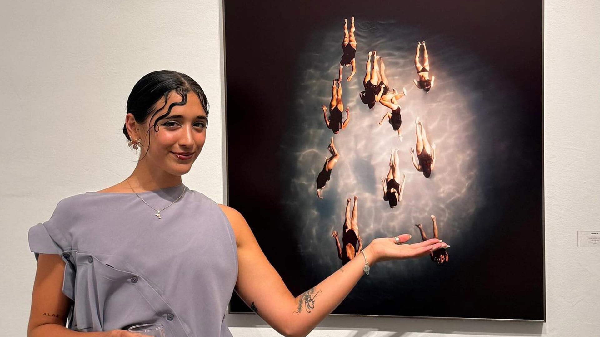 Delfina Pignatiello transforma la natación en arte con “Ninfas”