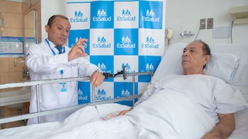 Médicos realizan intervención de alta complejidad para extirpar tumores urinarios