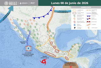 Mapa de pronóstico del tiempo de México del SMN para el 8 de junio de 2026, con frentes, lluvias, vientos, y un posible ciclón tropical en el Pacífico