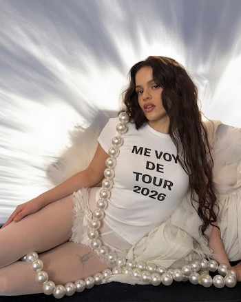 El álbum LUX, grabado con la Orquesta Sinfónica de Londres, incluye colaboraciones con Björk, Carminho y Estrella Morente (@rosalia.vt)