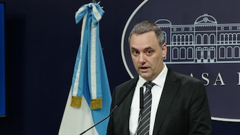 Manuel Adorni reactiva su agenda en las provincias: el gesto a un gobernador aliado en medio de su interna con un diputado de LLA