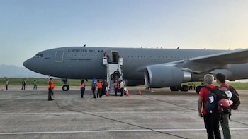 Vídeo: La UME aterriza en Venezuela y otros seis países europeos se unen a las ayudas para las labores de rescate tras los terremotos