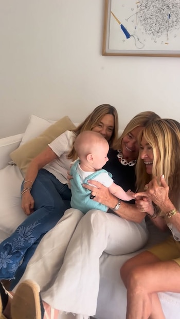 El pequeño Otto junto a