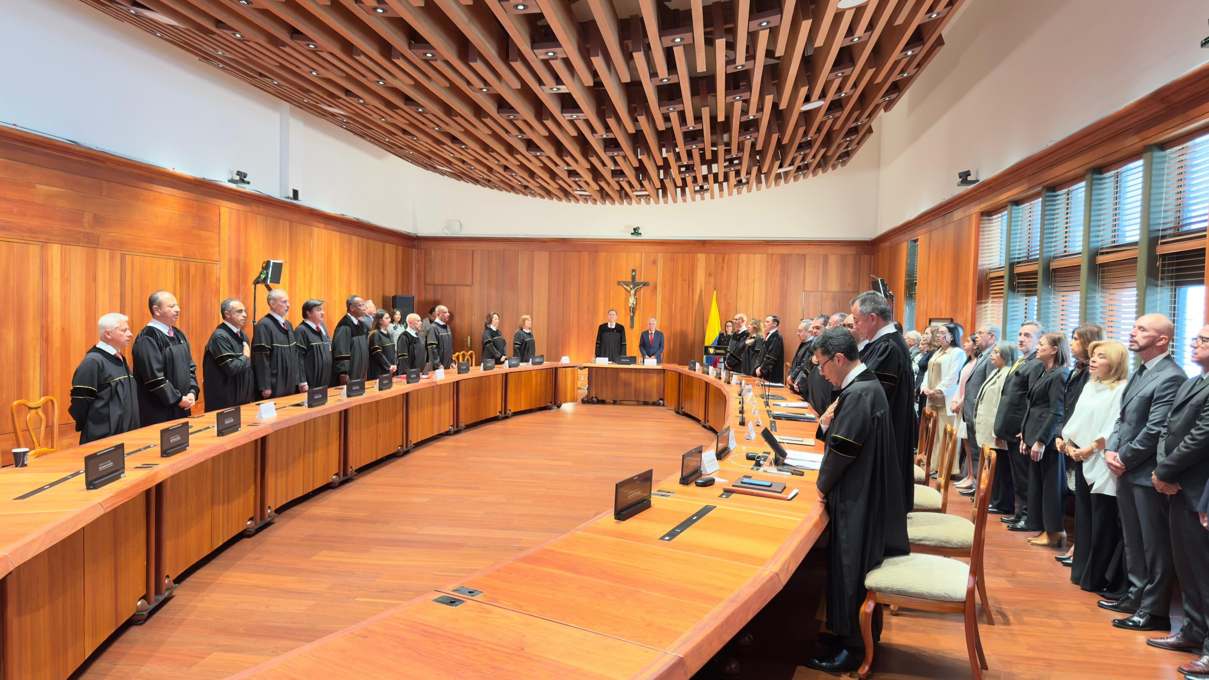 La ceremonia de posesión contó con la presencia de los presidentes de las altas cortes y el contralor general, lo que reforzó el respaldo institucional al mensaje de unidad - crédito Corte Suprema de Justicia